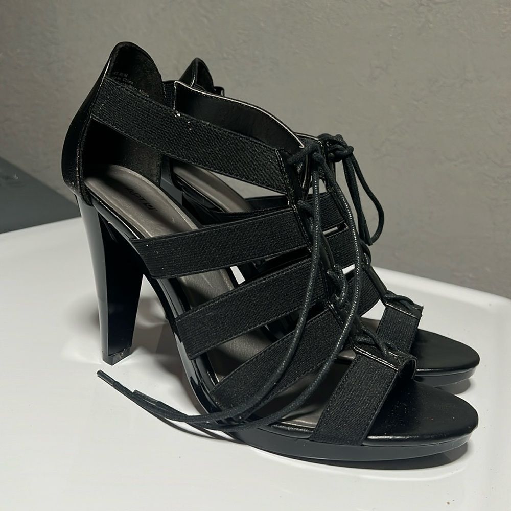 APT 9 Black open Shoes with Straps / Size 8.5M / 4" HEELS - REALLY CUTE & Comfy